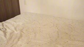 modelo rubia tremenda se deja follar por el marido y le termina haciendo anal