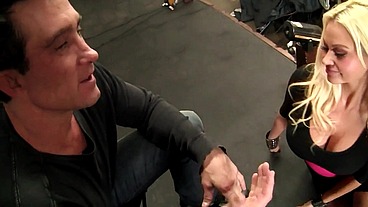 Nikita Von James Deepthroats and Swallows Billy Glide