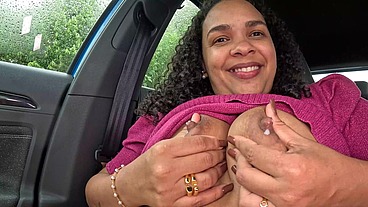 Marido liberou e Ted levou a esposa safada para uma rua deserta e meteu o ferro na safada e encheu a buceta de porra