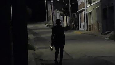 PUTA ARGENTINA EMBARAZADA TRABAJA EN LA CALLE Y GANA BUENA PLATA PERO MIRA COMO TERMINA...