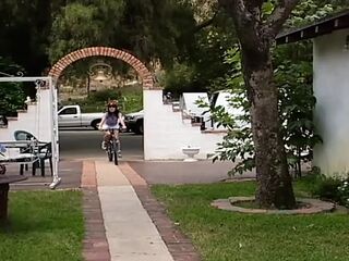 tabuloses Spiel dreht völlig frei bis nichts mehr harmlos