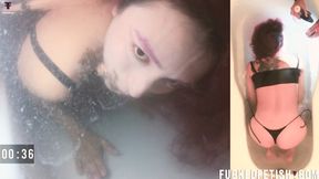 Underwater Bathtub erotic time Sara apnea 1,4 min