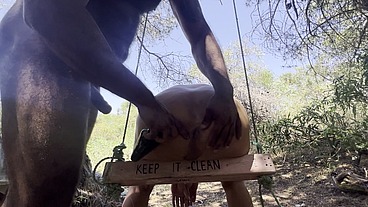 BIG BUTT PLUG IN THE PARK