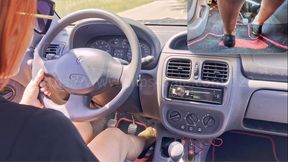 Joyce driving with ballet flats, barefeet and with heel - PIP shoulder