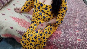 Indian beautiful wife cheated on husband and enjoyed sex with her boss in the hotel room - first time