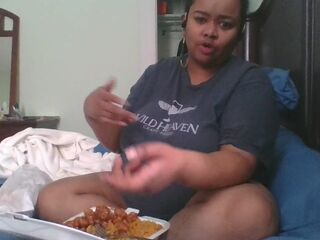 big beautiful woman mukbang and rambling (sorry if the sound isn't syncing)