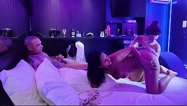 Fomos convidados por um casal para uma troca
