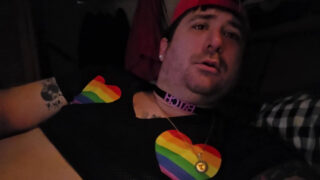 Ο μπαμπάς της κάμερας ταπεινώνει τον λευκό σκλάβο με φούσκα και άγριο πρωκτικό σεξ με δονητή