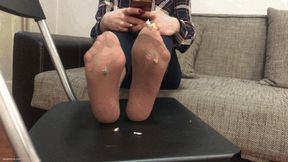 TINY MEN INVASION TINIES STUCK IN RIPPED NYLONS UNAWARE GIANTESS - MP4 Mobile Version