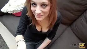 Hunt4k. a la pelirroja le gusta dar sexo por dinero frente a su novio