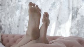 Feet Of Barefooter Susan - MIX