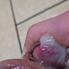 Masturbating to big cumshot