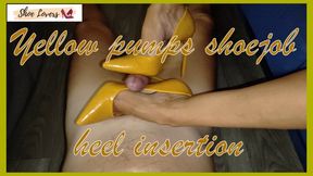 Yellow pumps, unexpected video during a night of sex: shoejob, heel insertion bgm