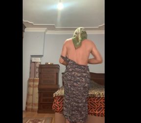 my hijabi big ass stepmom undressing