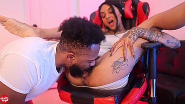 cheating on my girlfriend with her ebony roommate