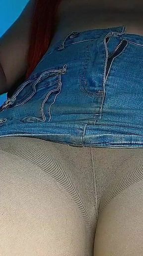 Aline Makes a Vagina in Her Pantyhose