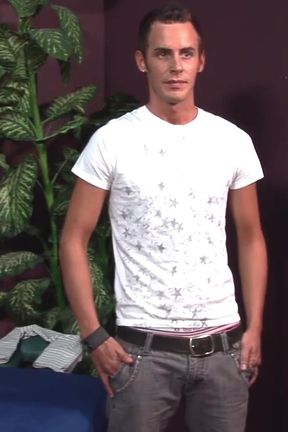 Horny Gay Alex Rayneruns for Erotic Rubbing