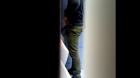 espiando en bathroon 5