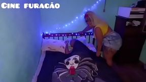 Meu marido saiu e deixou o amigo dele aqui em casa, dei minha buceta na pele e ele gozou gostoso