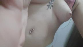 Putita pelirroja de Argentina se masturba con sus grandes tetas