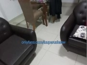 Mi esposo cornudo llega a casa y me encuentra follando con su mejor amigo