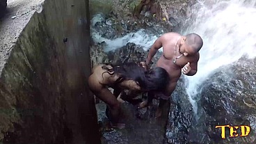 Shayenne Samara - Nego Catra - aprontando na Cachoeira e Binho Ted filmando