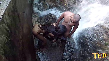 Shayenne Samara - Nego Catra - aprontando na Cachoeira e Binho Ted filmando
