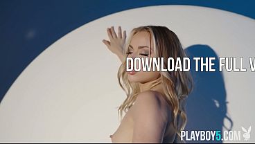 Sexy blonde MILF Anna Claire Clouds shows off her big ass in a Playboy