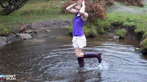 Welly Sploshing in Boots And No Panties - WMV