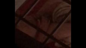 Vecino hetero masturb&aacute_ndose