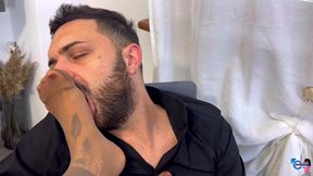 Clueless Secretary Is Only Good at Getting Her Feet Licked and Sucking Cock