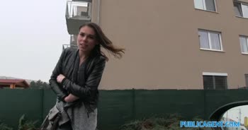 Jessica Bell's Outdoor Creampie Surprise
