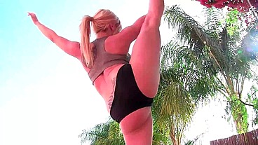 Christie Stevens Does The Splits On Billy Glide Big Cock