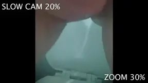 Madurita tetona meando en el ba�o de casa  Fetiche de la orina