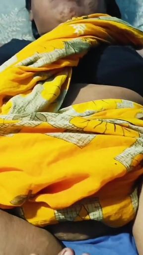 Aniversary por meri choti bhabhi ko jor jor se chudai ki, chudane ki bat ki to meri bhabhi sarmageyi,fir kamuk hogeyi&hellip;   Clip 1