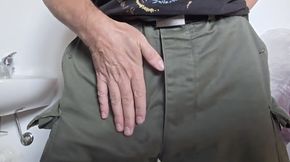Rubbing my bulge through my cargo pant and wetting it