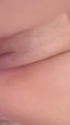 TRIKE DRIVER AND HER PASSENGER FOUND ABONDONED HOUSE AND FUCK HER PASSENGER   Clip 1