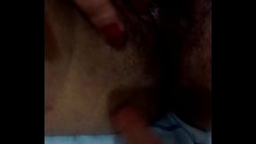 Morena linda na cama