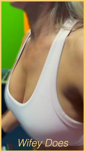 Wifey gets all hot and sexy in the gym