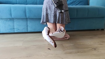 White socks covered in chocolate sauce - Fetish vid