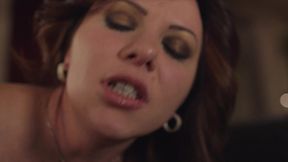 anal queen alysa gap fists and gapes her ass wide!