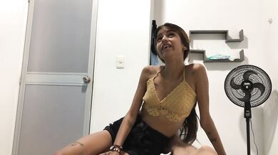 Horny stepsister eagerly asks to suck her stepbrother's cock - TUflacasex