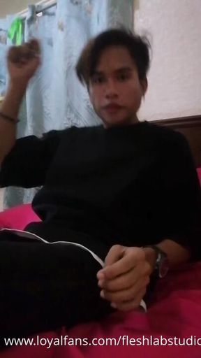 Raven's First Paid Cam Show: Filipino Twink Jerks Off in His Car for a Client