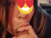 Esposa de amigo me chupa la verga a escondidas