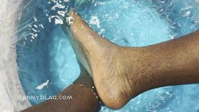 Worship BBC King Feet In Spa Bath - MP4 Mobile