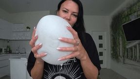 Evil LorY scratches and bursts the balloons with her sharp claws d