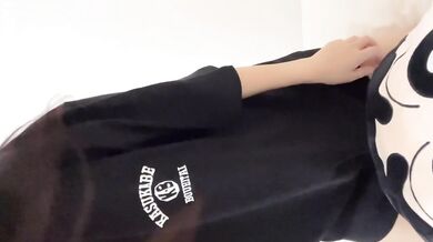 Wearing a baggy shirt that barely hides the pants that looks like T him, and vibe masturbation (amateur individual shooting / big / big ass / nipple / beauty / Japan cute / japanese / asian