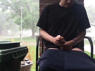 Jerking out outside and cumming