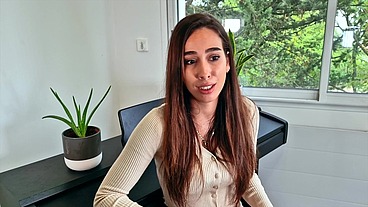 A Salon-de-Provence (13), Camila, 21ans, voyage !