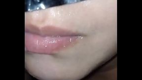 Humilhando a esposa puta que s&oacute_ serve para satisfazer machos na rua